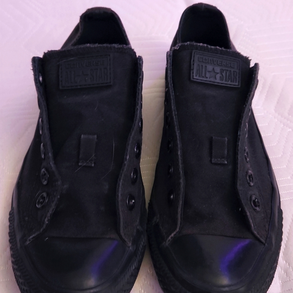 Black All Star converse